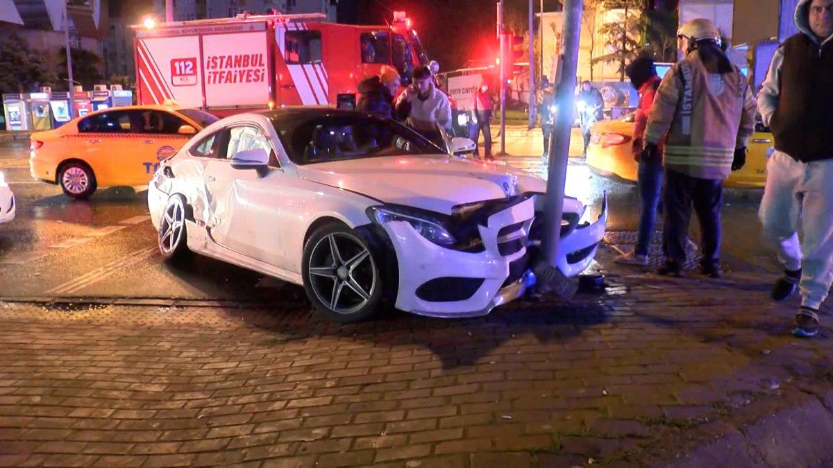 Şişli'de hatalı dönüş kazası: 5 yaralı