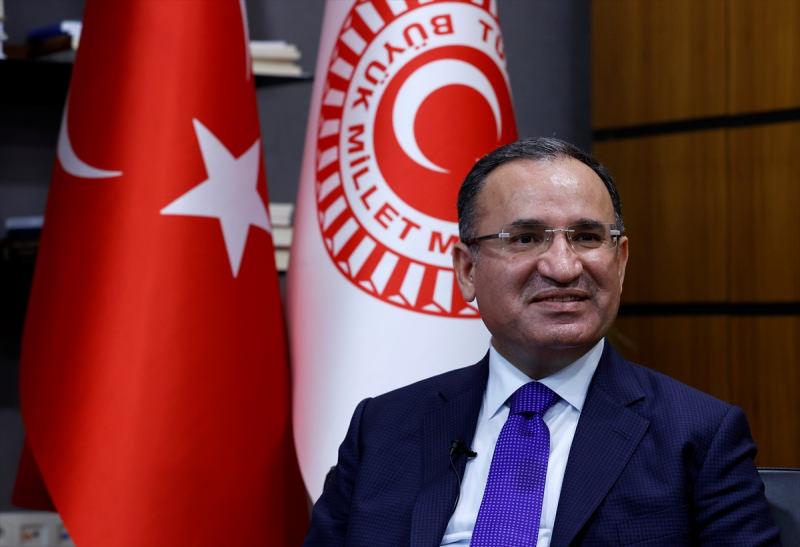 Son dakika: Adalet Bakanlığı'nda görev değişimi: Yeni Adalet Bakanı Bekir Bozdağ