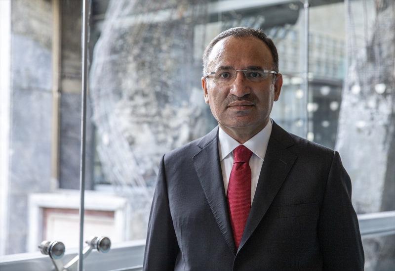 Son dakika: Adalet Bakanlığı'nda görev değişimi: Yeni Adalet Bakanı Bekir Bozdağ