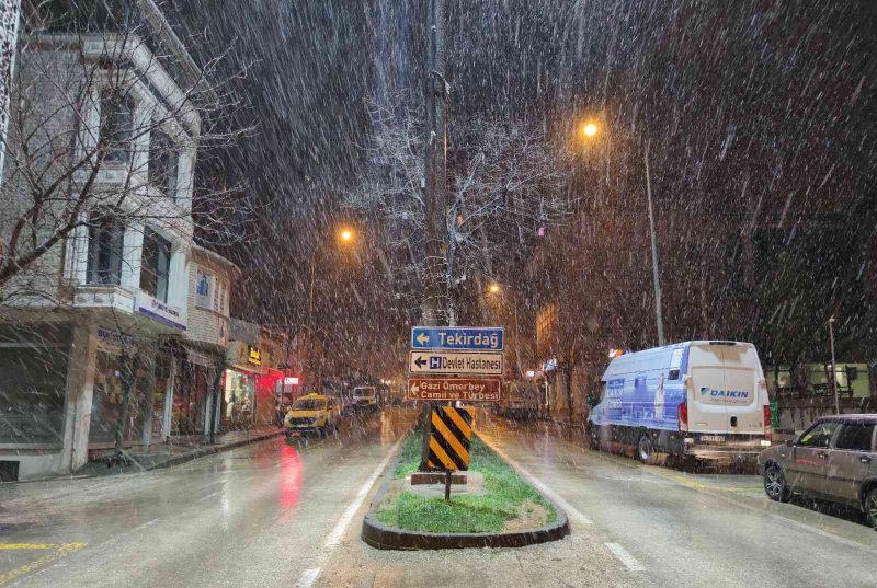 Son Dakika Haberi: İstanbul Valiliği'nden kar uyarısı! Seferler iptal edildi