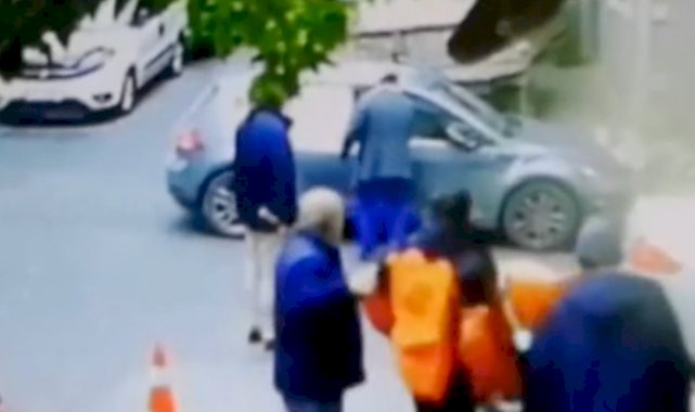 Bağcılar'da otomobilin moto kuryeye çarptığı kaza kamerada