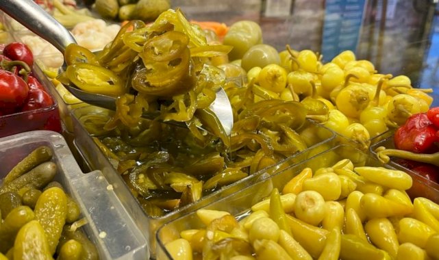 Soğuk hava, acı turşu talebini artırdı