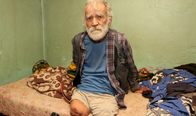 Manisa'da yangında ölen engellinin cenazesine ambulans şoförü de katıldı