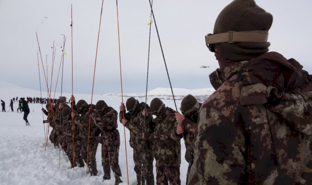 Van'da nefes kesen çığ tatbikatı