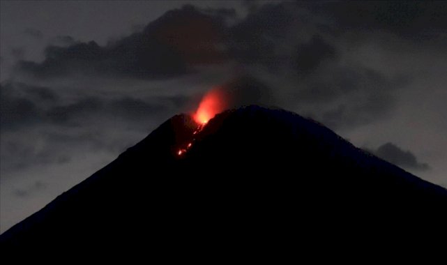 Wolf Yanardağı'nda lav akışı görüntülendi