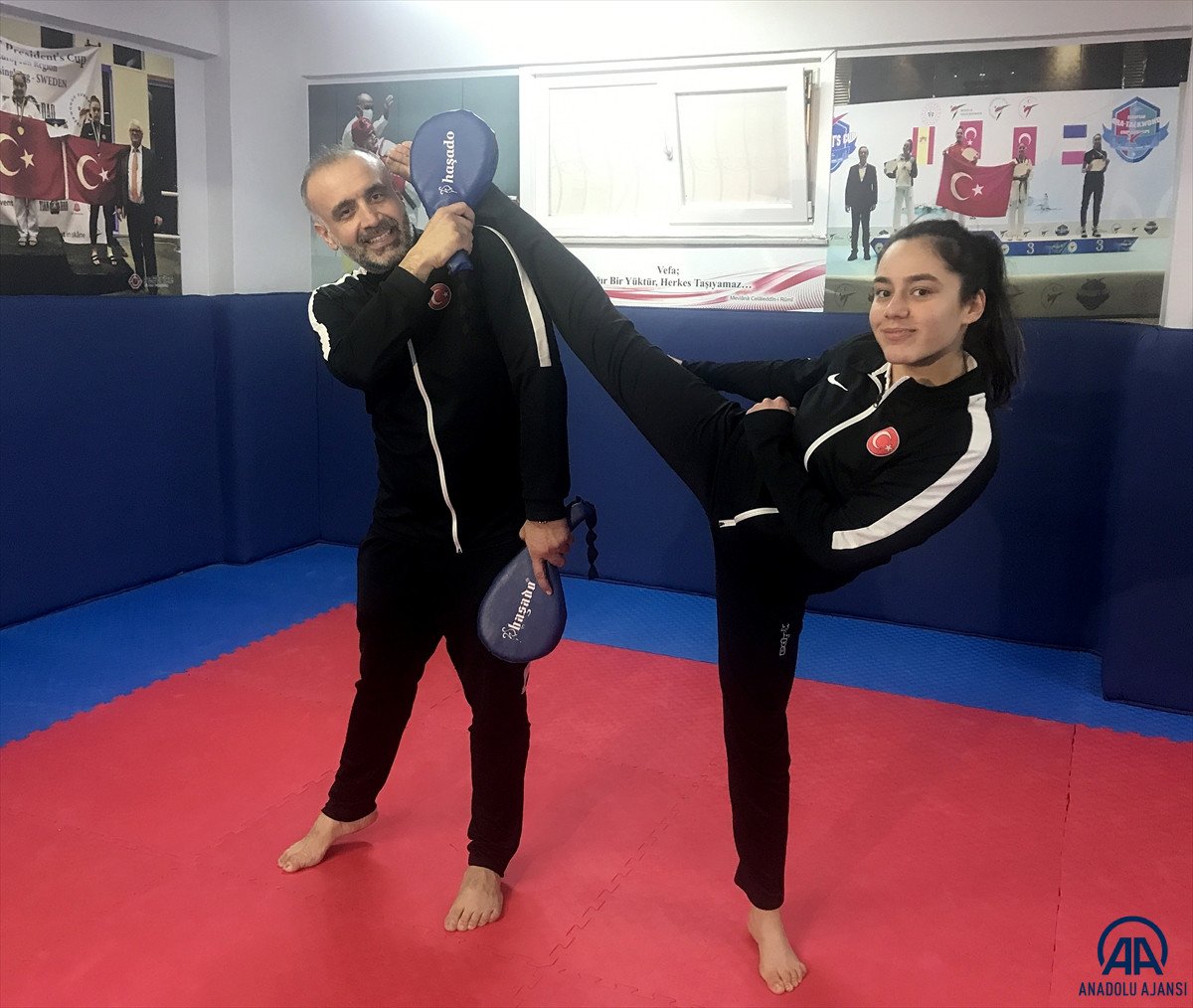 Üç kuşaktır tekvandocu ailenin şampiyon kızı Sude: Aileme olimpiyat borcum var