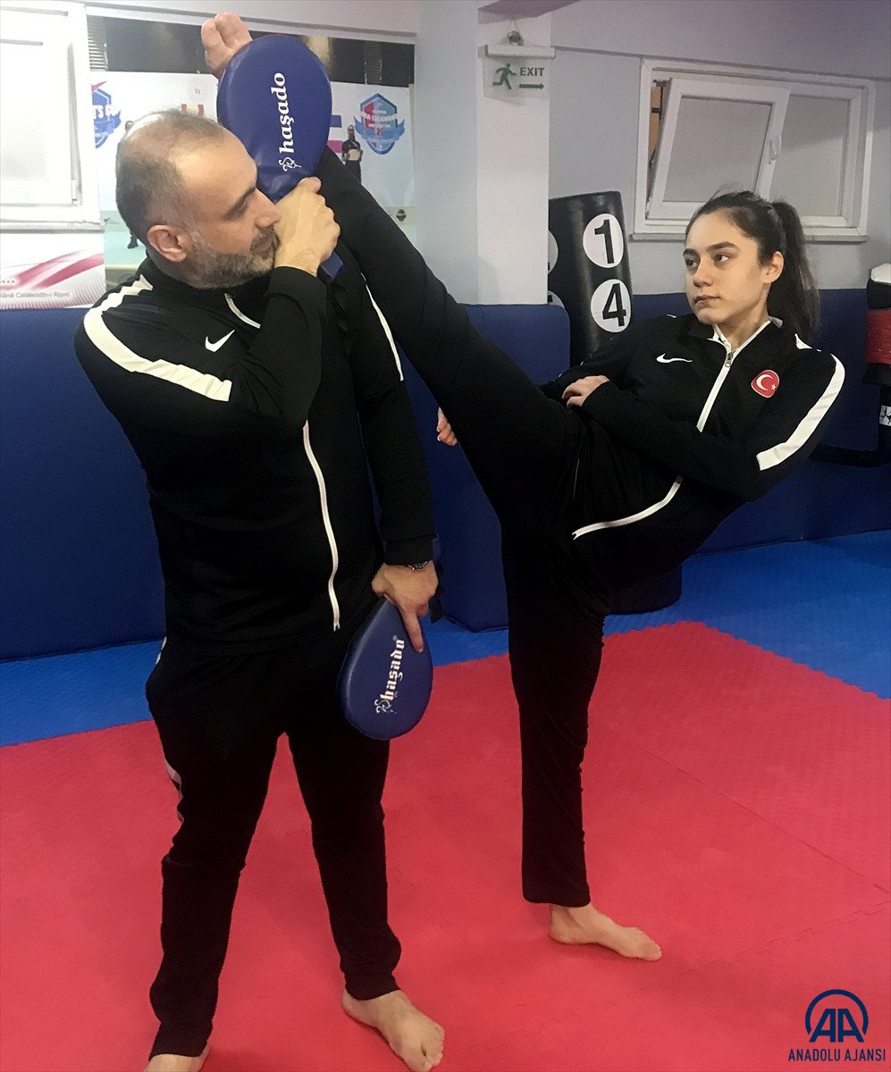 Üç kuşaktır tekvandocu ailenin şampiyon kızı Sude: Aileme olimpiyat borcum var