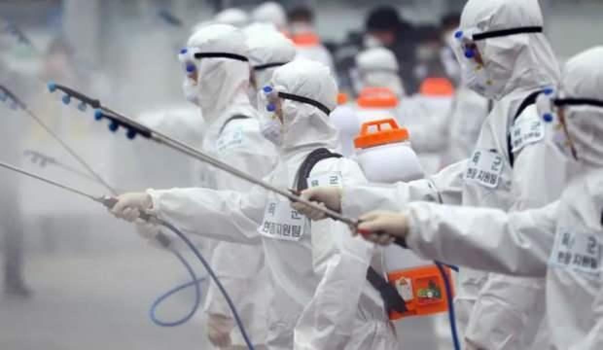 Vaka sayıları artınca ülkedeki 55 bin ABD askerine sokağa çıkma yasağı istediler