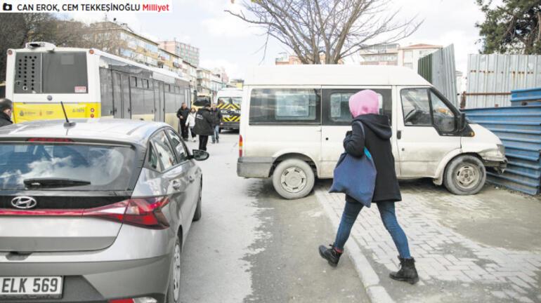 Yayalar dışında herkes kullanıyor! İstanbul kaldırımları işgal altında...