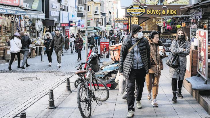 Yayalar dışında herkes kullanıyor! İstanbul kaldırımları işgal altında...
