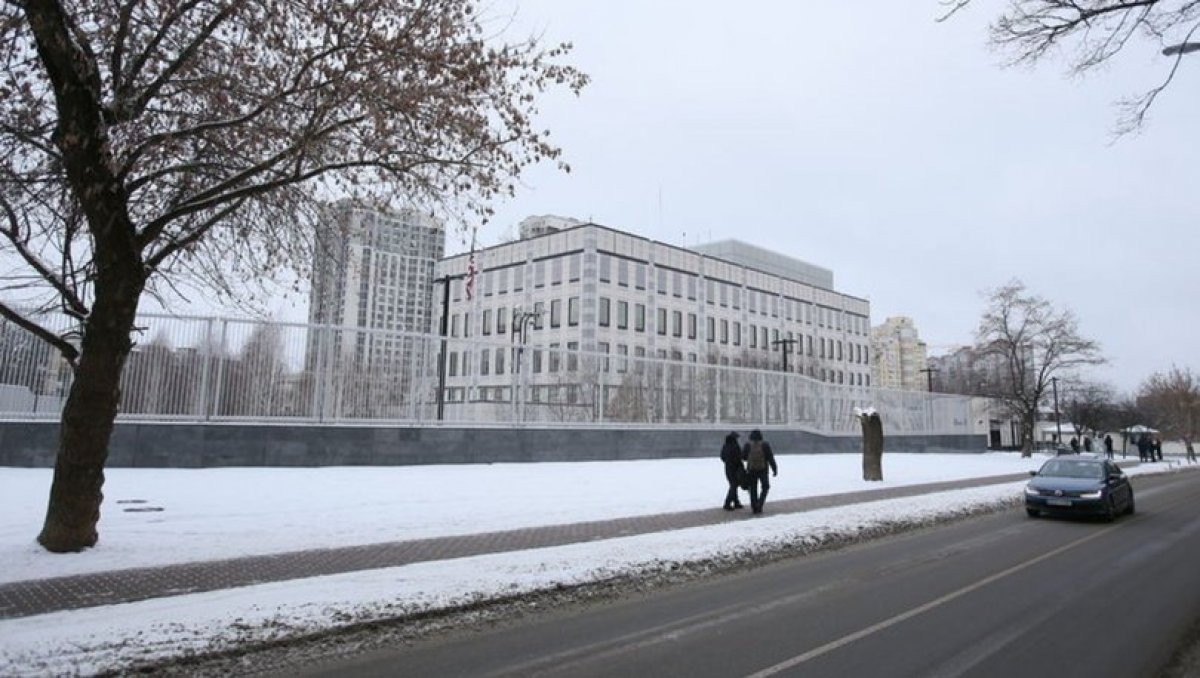 ABD ve Rusya, diplomatlarını Ukrayna'dan tahliye etmeye başladı