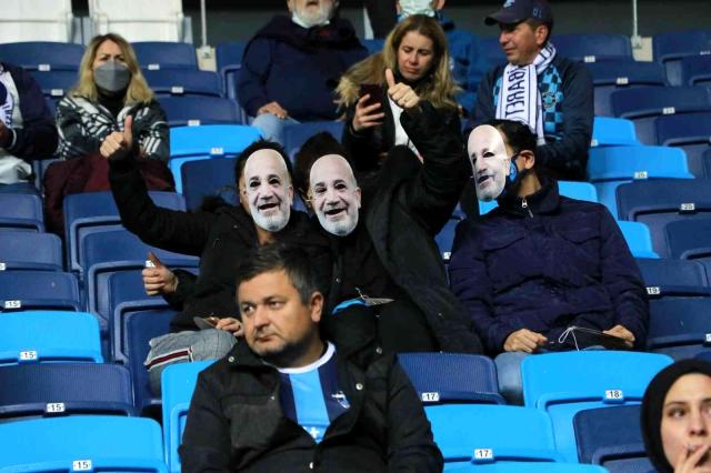 Başkan Sancak stat otoparkında çadırda maçı izlemeye başladı