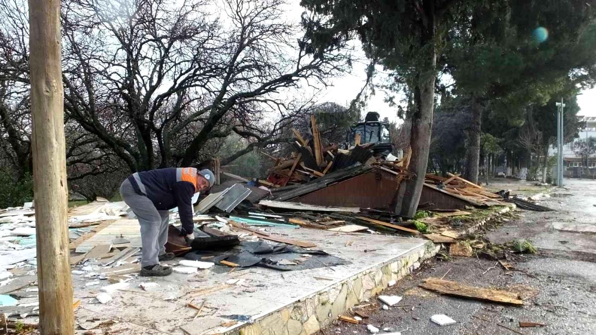 Burhaniye'de sahillerde kötü görüntüye yer yok