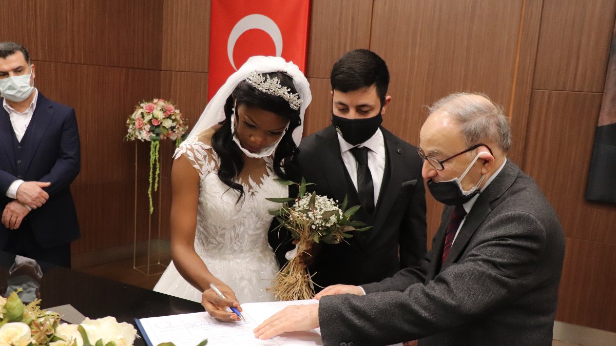 Denizli&#039;de aileye Afrika&#039;dan 3&#039;üncü gelin geldi