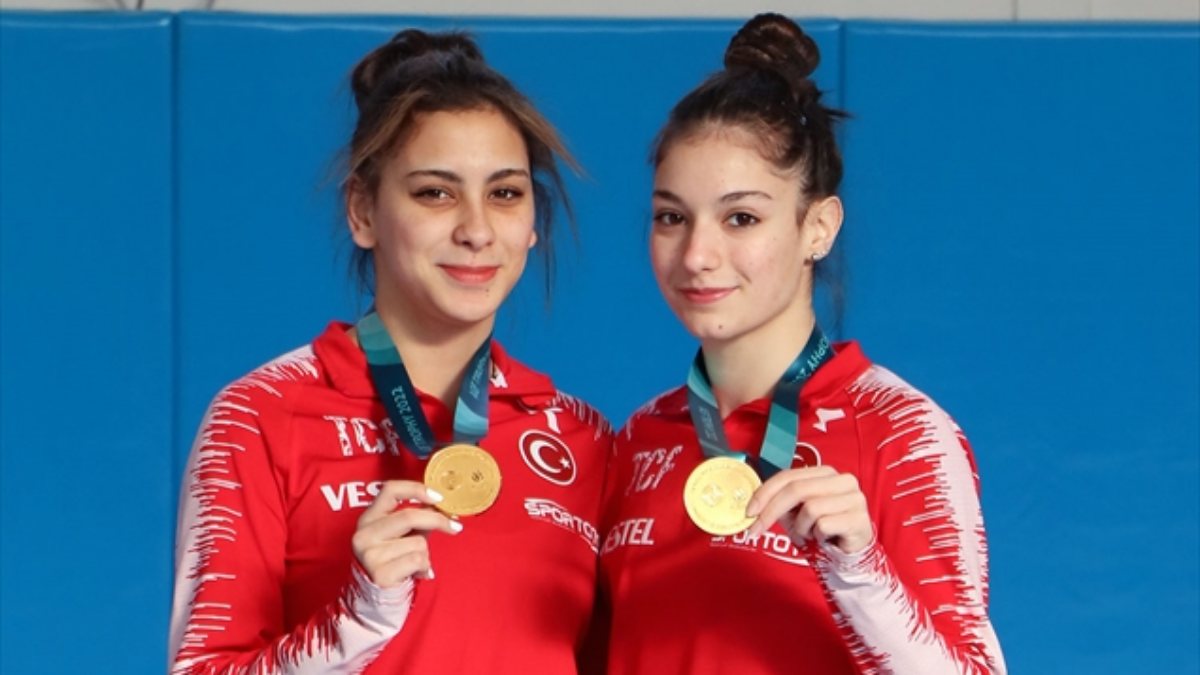 Dünya Kupası'nda altın madalya kazanan Sıla ve Elçin bir ilki başardı