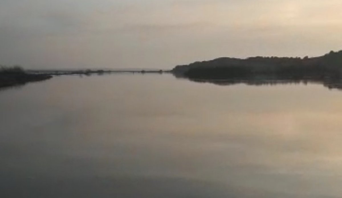 Edirne'de taşan nehir tarıma zarar verdi: Arazide kayıkla geziliyor