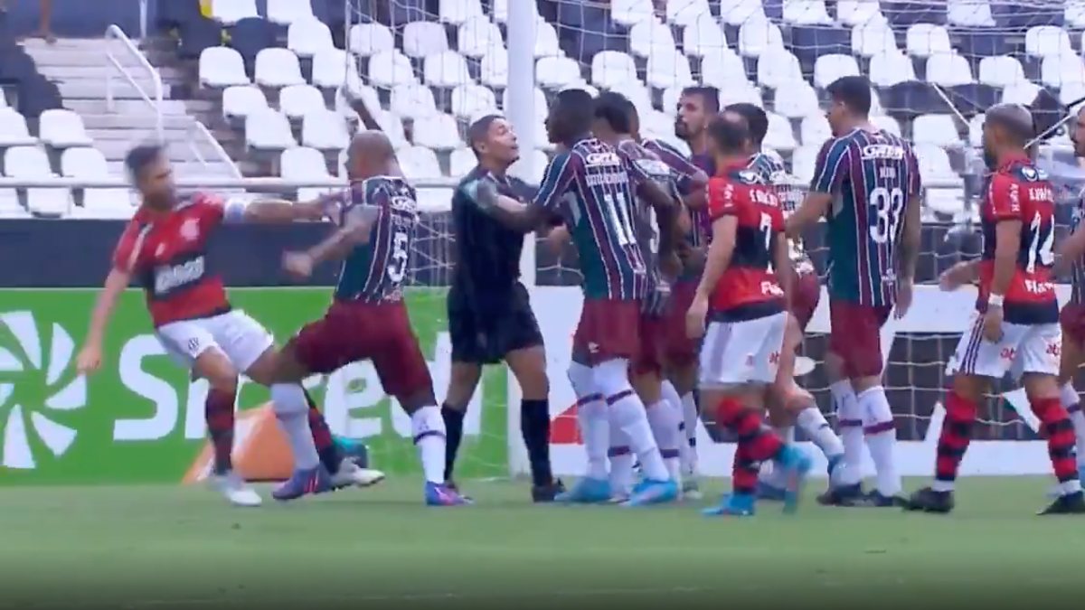 Felipe Melo ve Diego Ribas maçta birbirine girdi