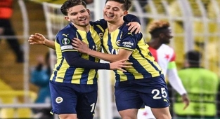 Fenerbahçe'de Arda Güler herkesi bir kez daha mest etti