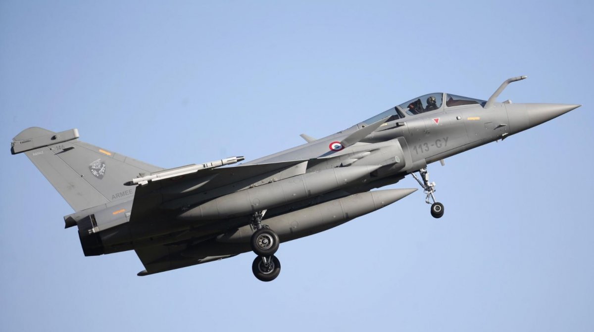 Fransa, Endonezya'ya 42 Rafale savaş uçağı satacak