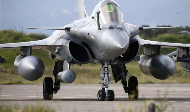 Fransa, Endonezya&#039;ya 42 Rafale savaş uçağı satacak