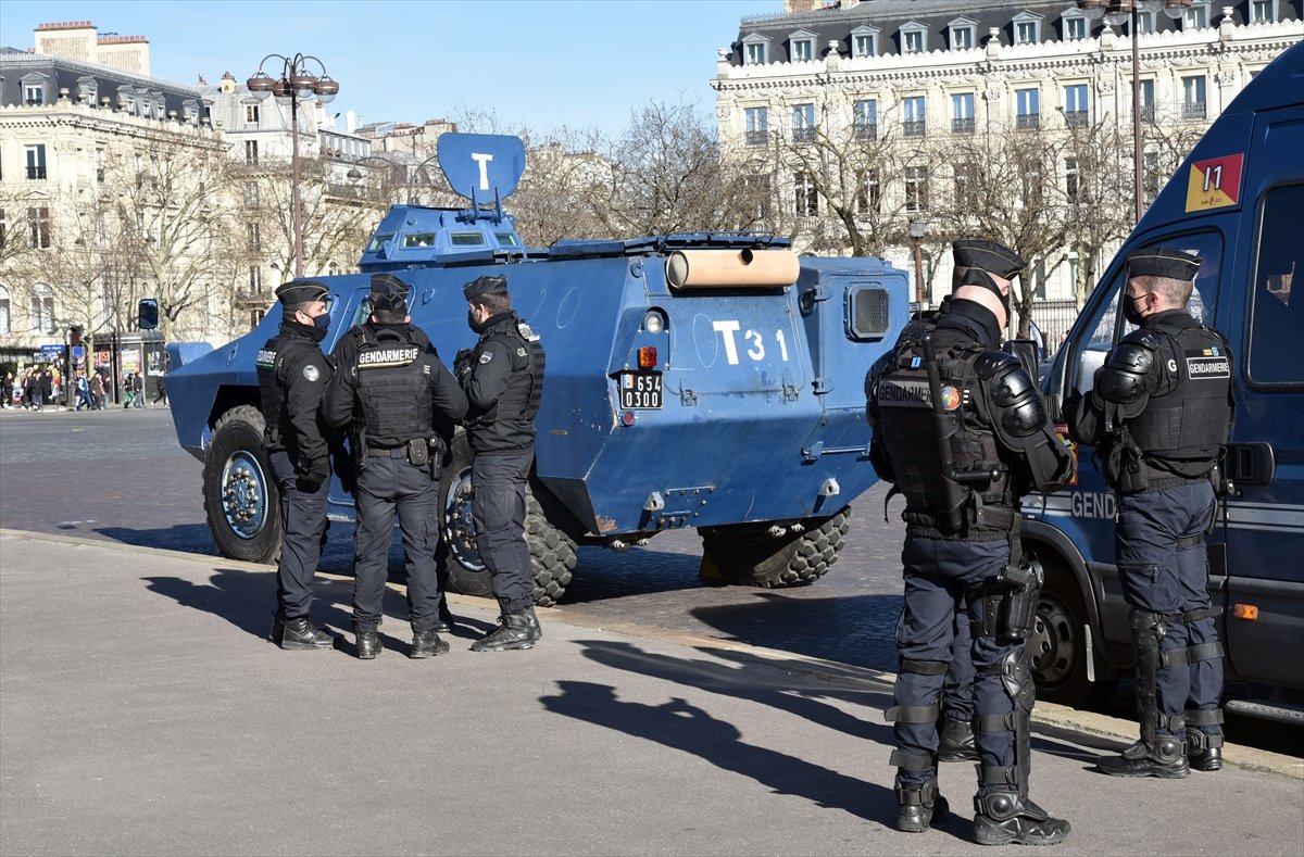 Fransa'da Özgürlük Konvoyu'na karşı tedbirler artırıldı