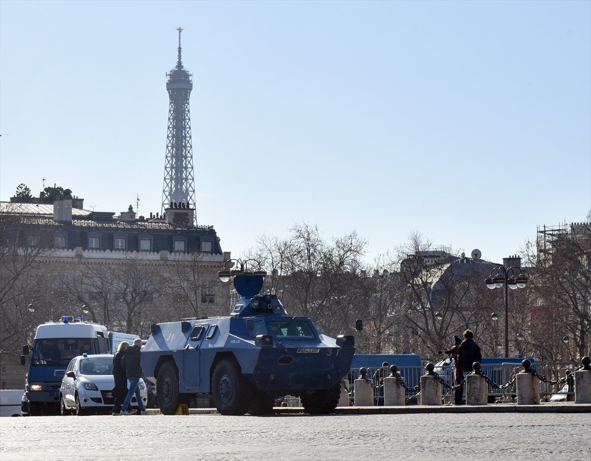 Fransa'da Özgürlük Konvoyu'na karşı tedbirler artırıldı