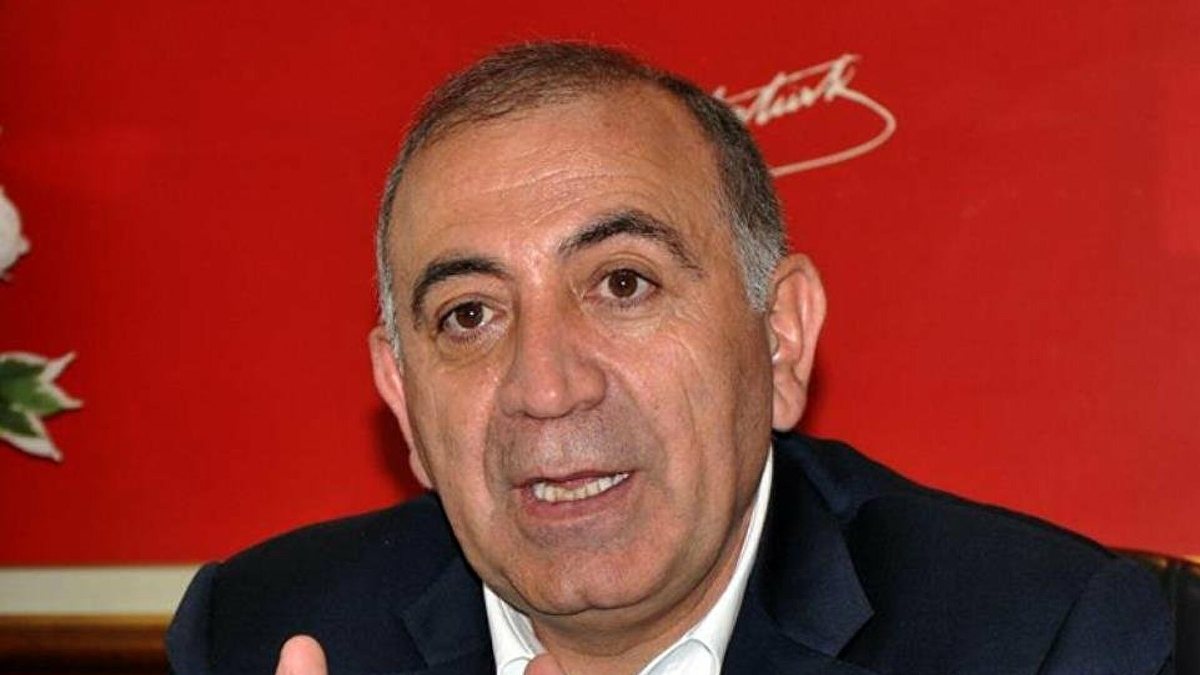 Gürsel Tekin'den 'Çırağan Sarayı' açıklaması: Sade bir nikahtı