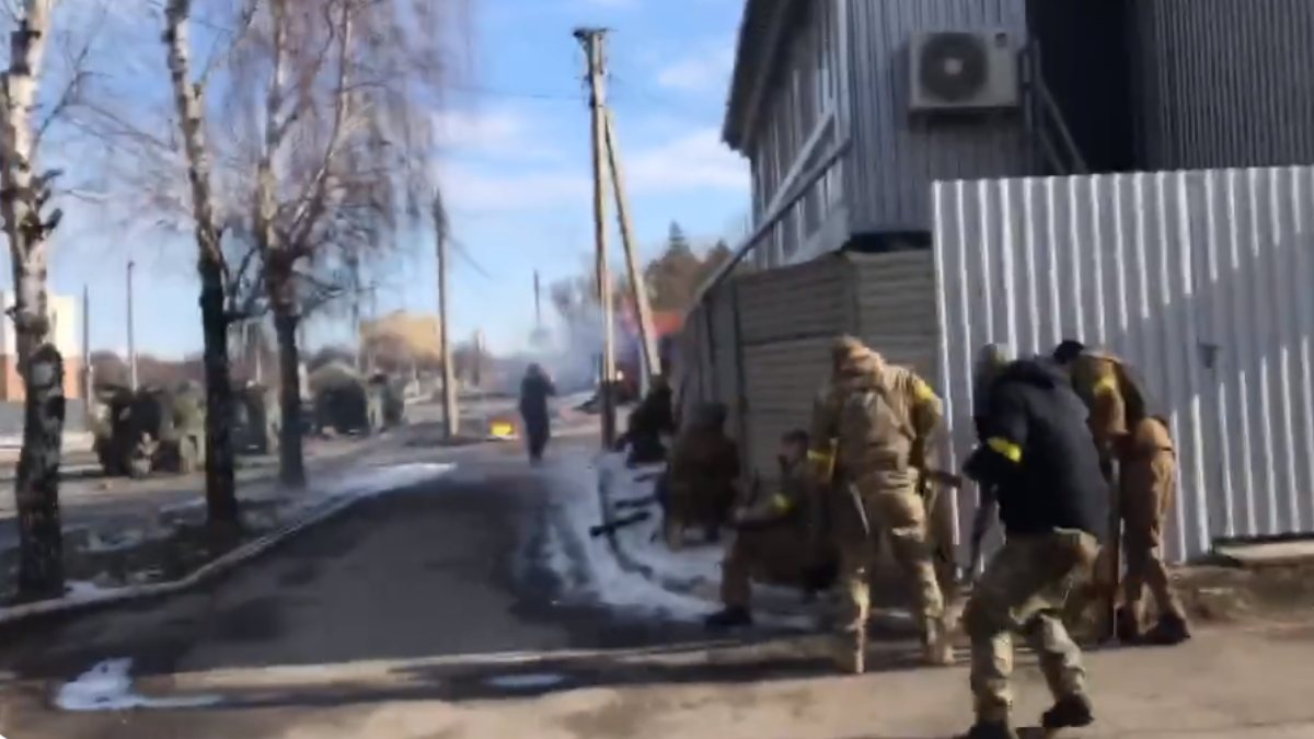 Harkov&#039;da Ukraynalıların Rus birliklerle çatışma anı