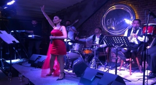 Hatiç'den 14 Şubat'ta AŞK Sahnesi