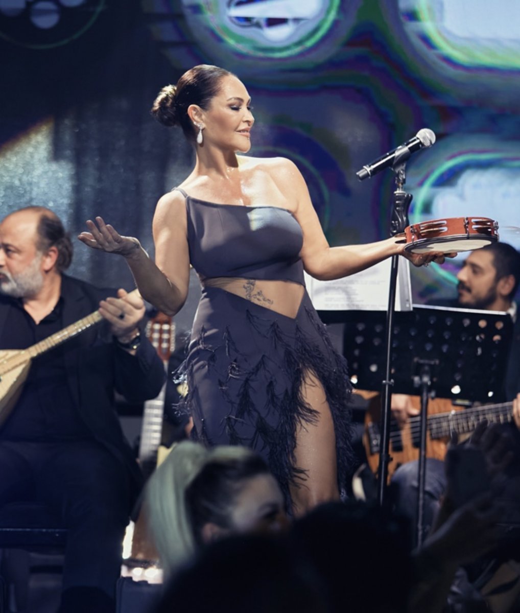 Hülya Avşar: Lezbiyen karakteri oynarım