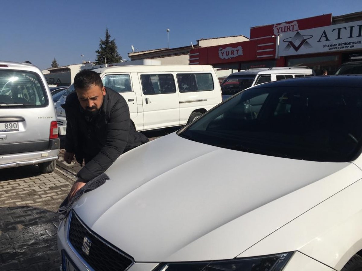 İkinci el araç piyasasında Eskişehir'deki galericiler bahardan umutlu