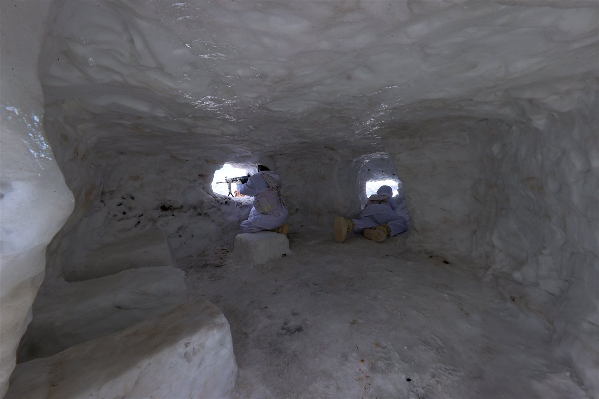 Irak sınırını koruyan Mehmetçik'ten '14 Şubat Sevgililer Günü' mesajı