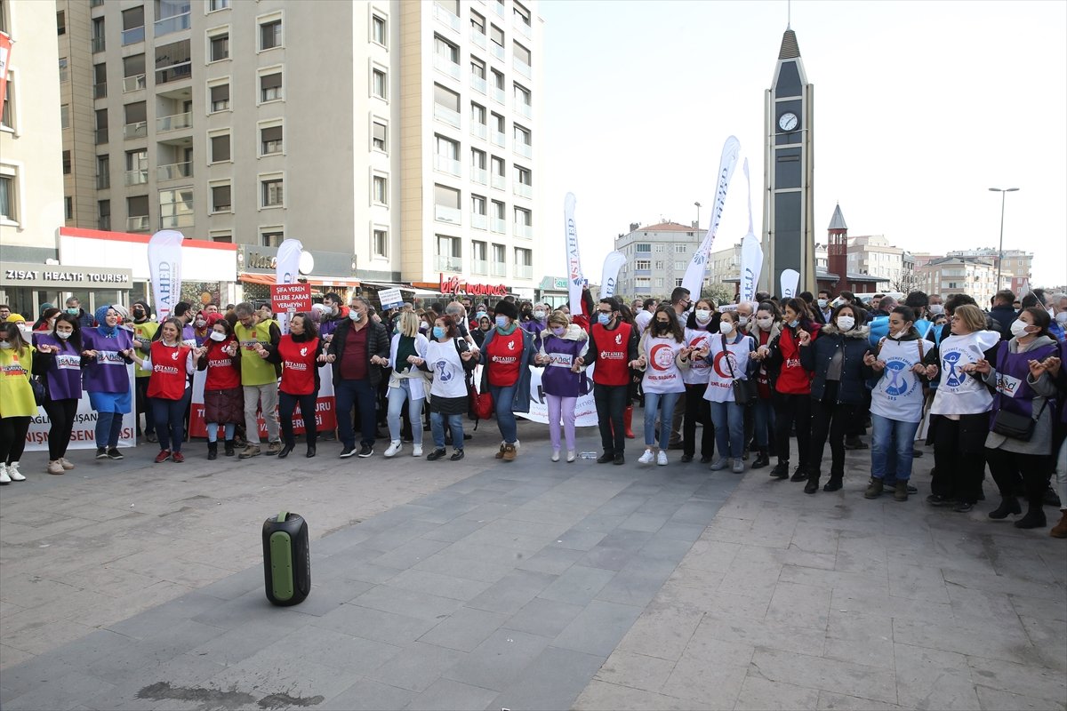 İstanbul’da, sağlık çalışanları eylem yaptı