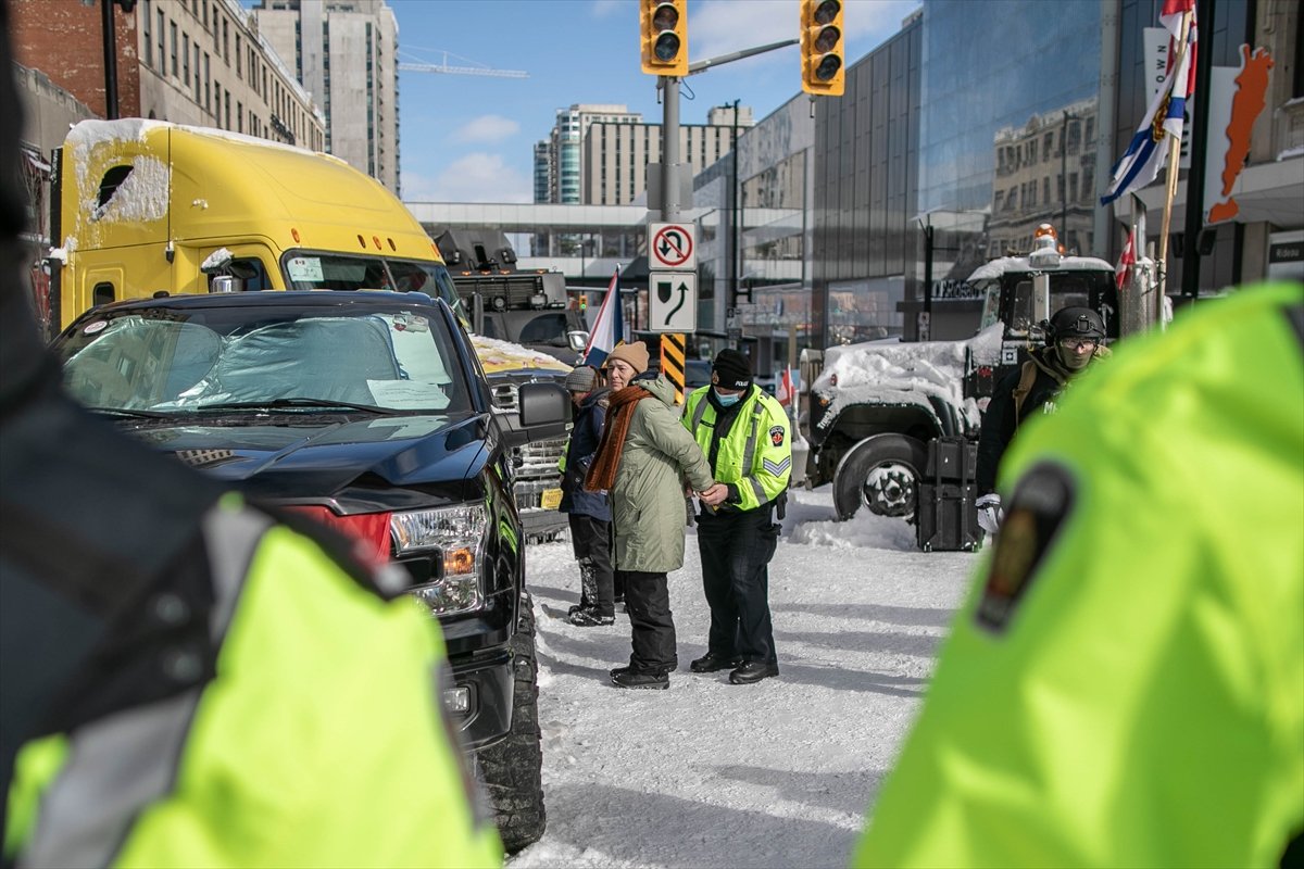Kanada'da "Özgürlük Konvoyu" protestocularına gözaltı