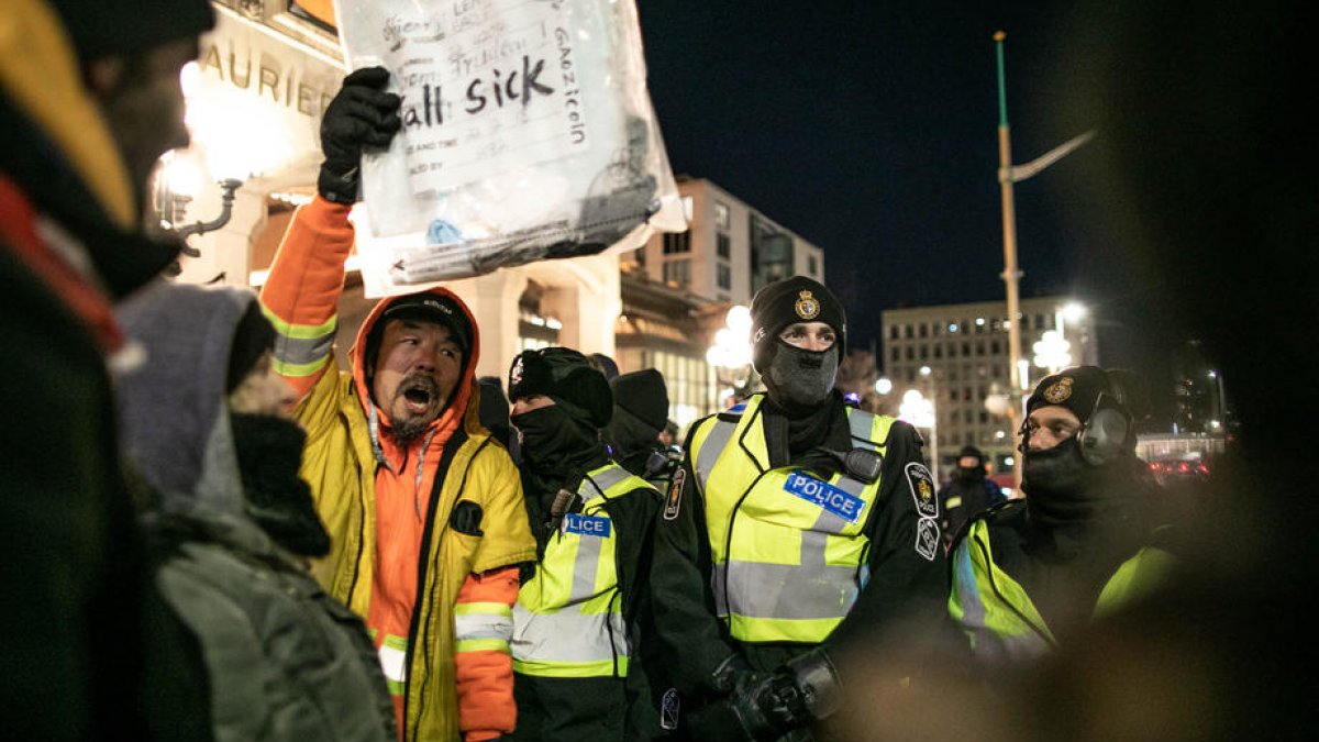 Kanada&#039;da polisten eylemcilere sert müdahale