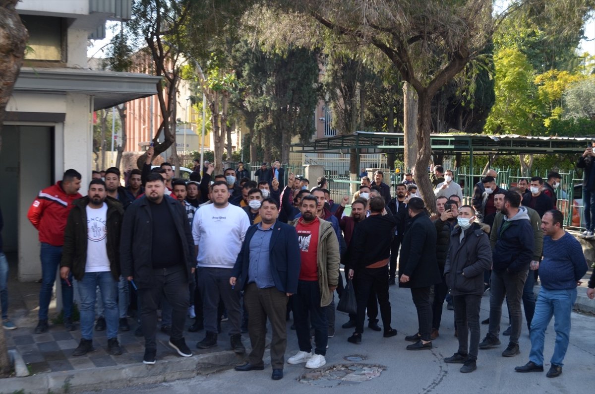 Mersin'de CHP'li gruptan yerel gazete binasına saldırdı