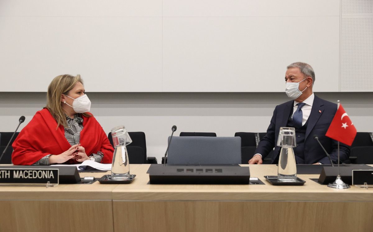 Milli Savunma Bakanı Akar NATO mevkidaşlarıyla görüştü