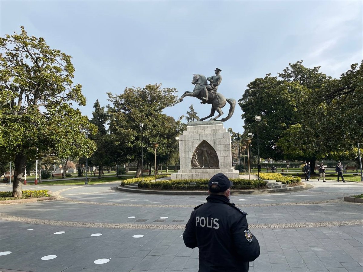 Samsun'da Atatürk heykeline saldırı