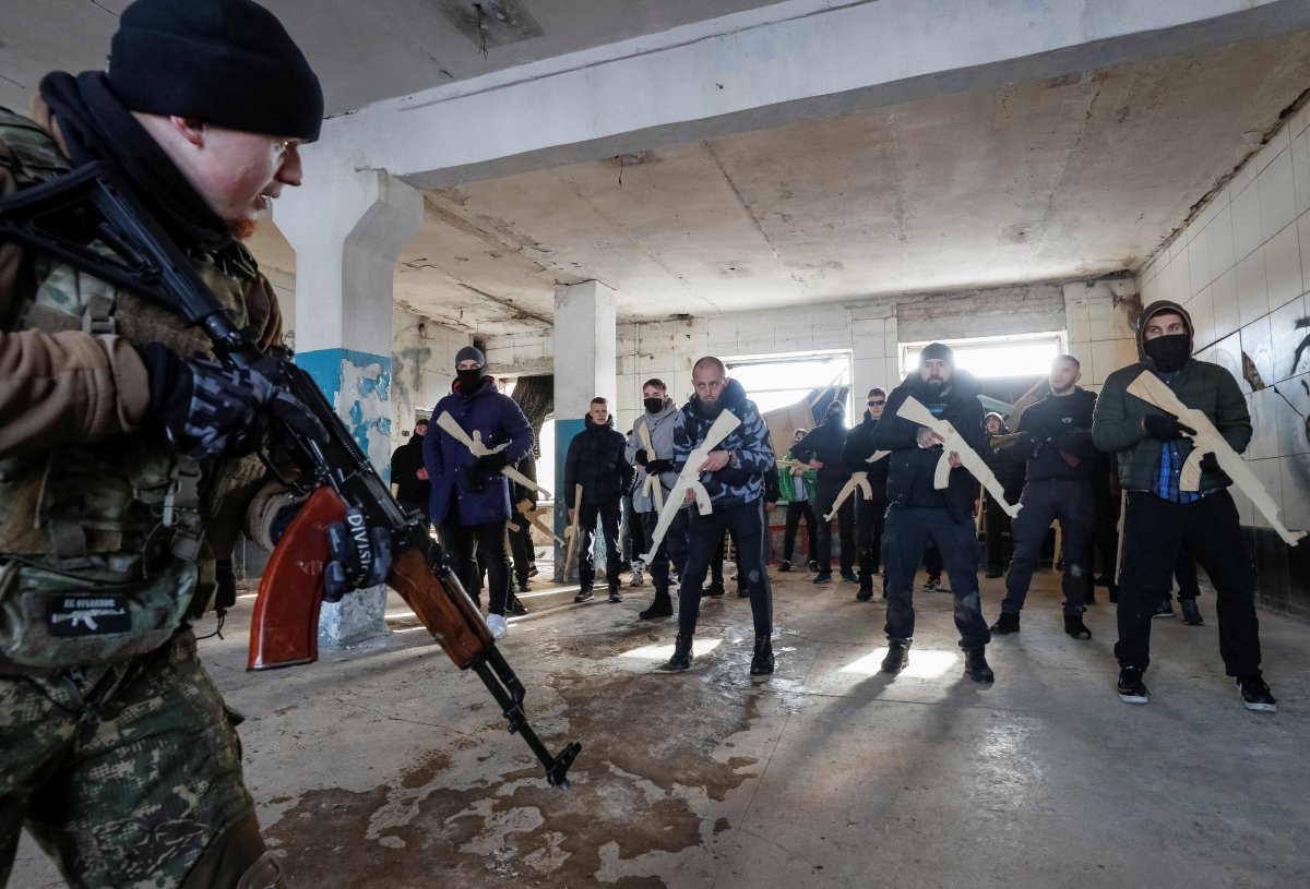 Savaş Hazırlığı Sivillere Atış Eğitimi İle Devam Ediyor!