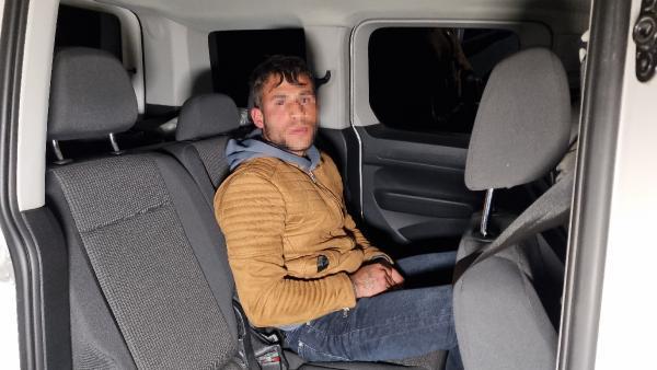 Son dakika! Polisten kaçarken direğe çarpıp, mahalleyi elektriksiz bıraktı