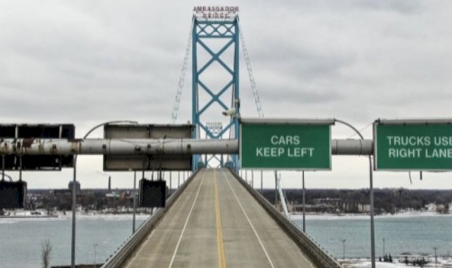 Kanada-ABD sınırındaki Ambassador Köprüsü’ndeki protestocular dağıtıldı