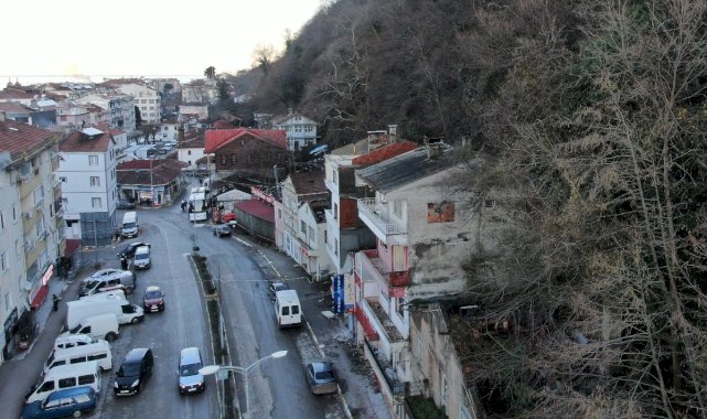 Kastamonu'da heyelan riski olan binalara yıkım kararı