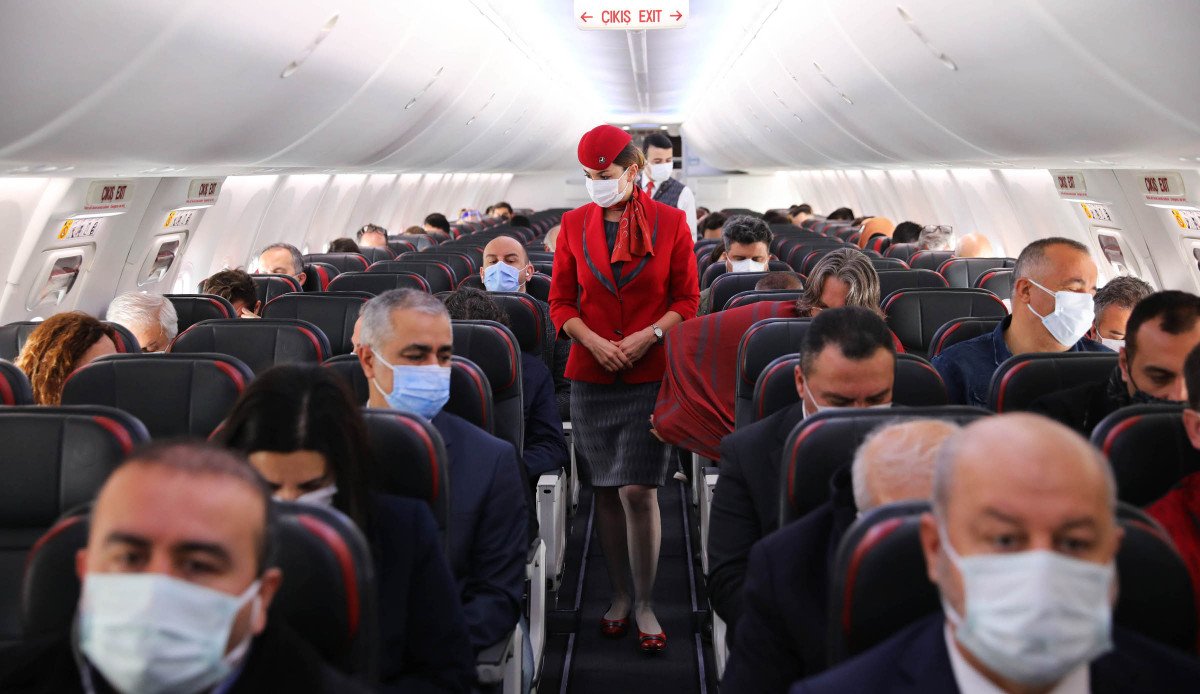 THY, bin kadın kabin memuru işe alacak