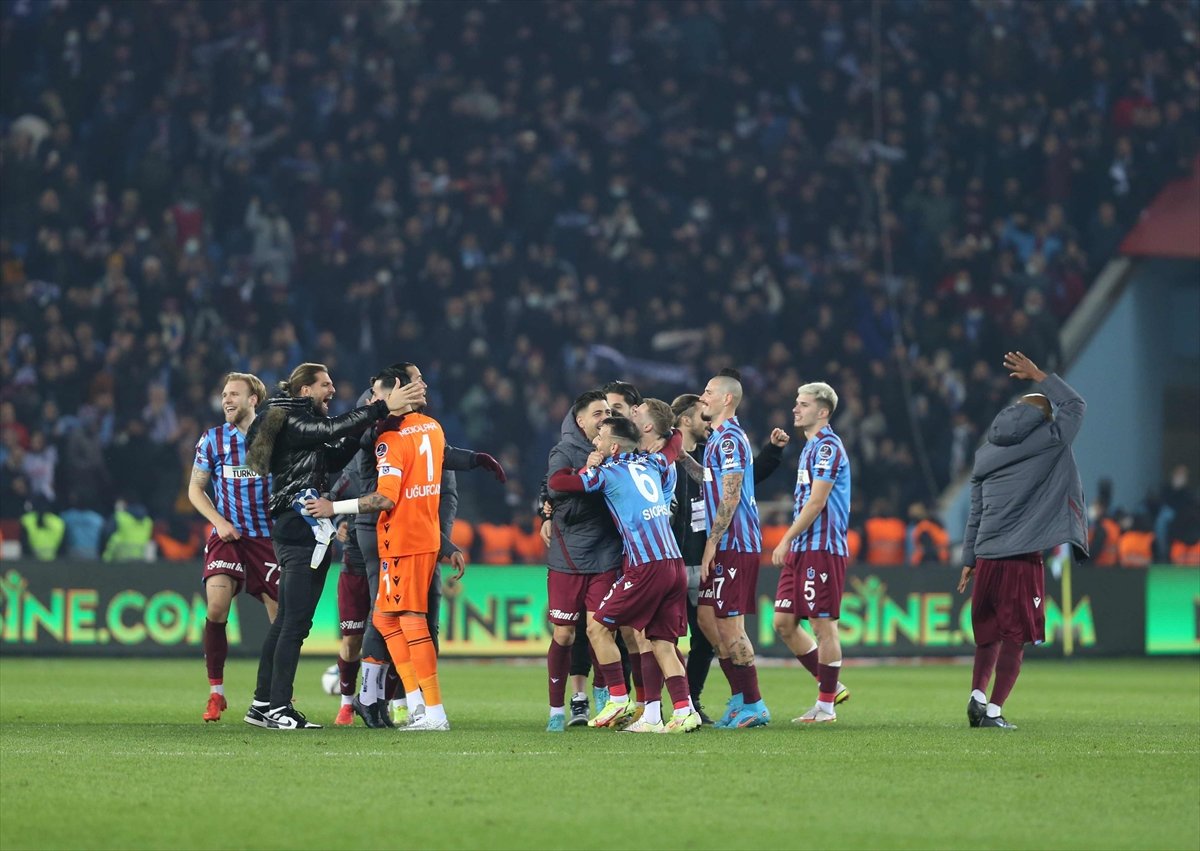 Trabzonspor Başkanı Ahmet Ağaoğlu: Şampiyonluk söylemleri için çok erken