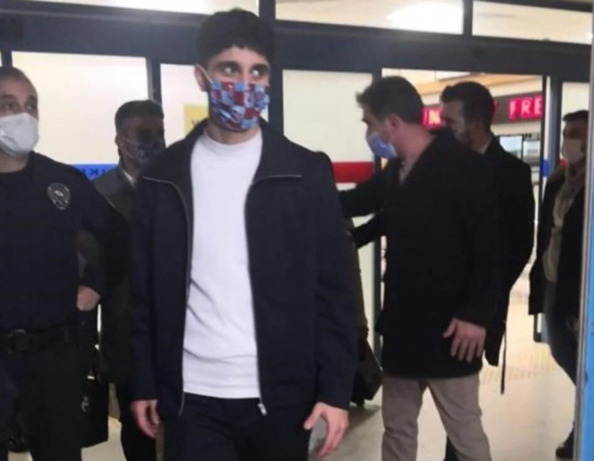 Trabzonspor'un yeni transferi Emrehan Gedikli, Trabzon'a geldi