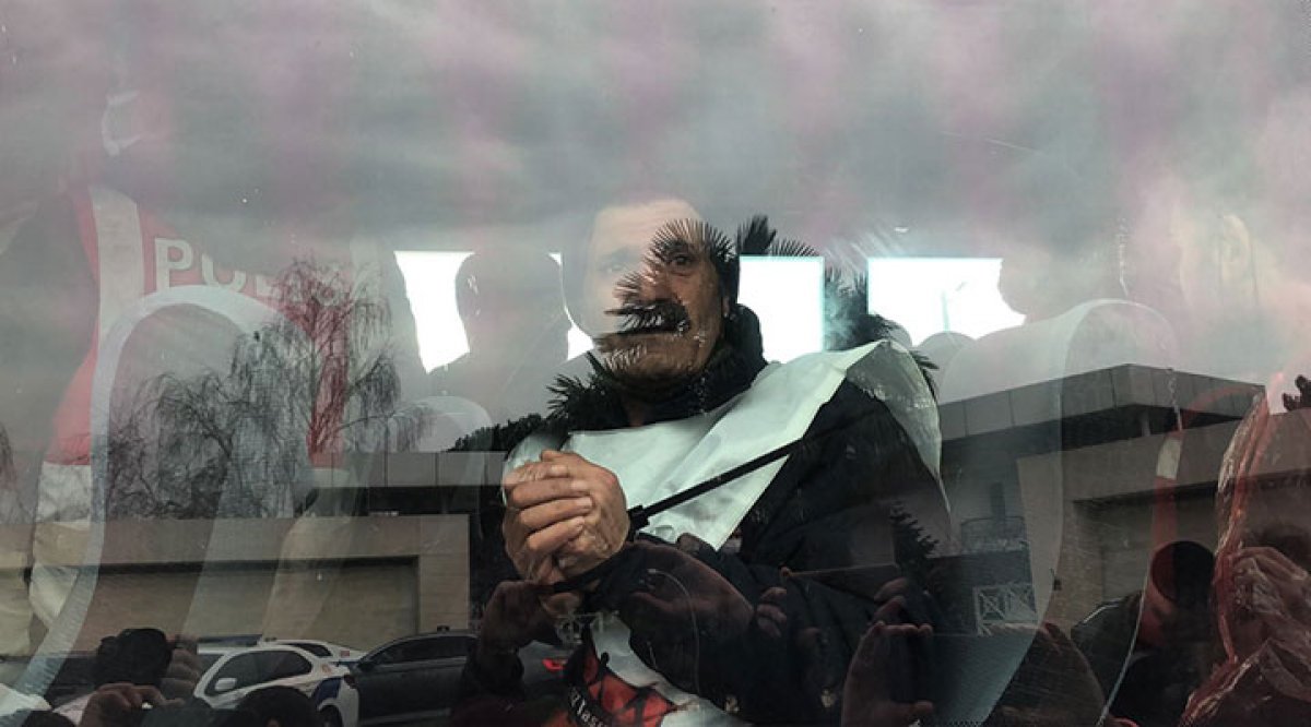 Tuncay Özilhan'ın evinin önünde eylem yapan Migros işçileri gözaltına alındı