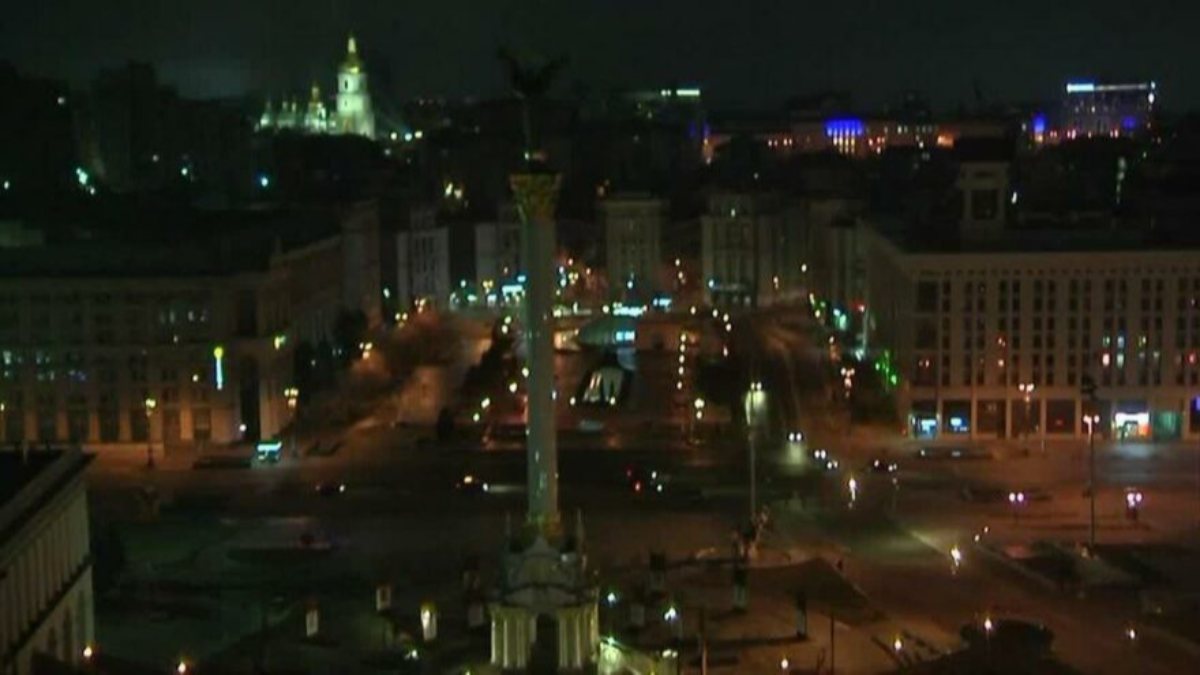 Ukrayna ordusu Kiev yakınlarında direnmeye devam ediyor