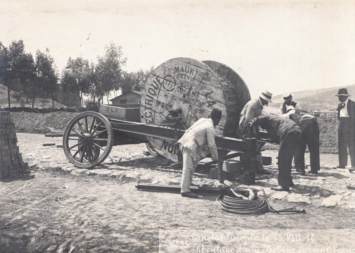 Vakanüvis, elektriğin tarihi sürecini ve getirdiği değişimleri kaleme aldı