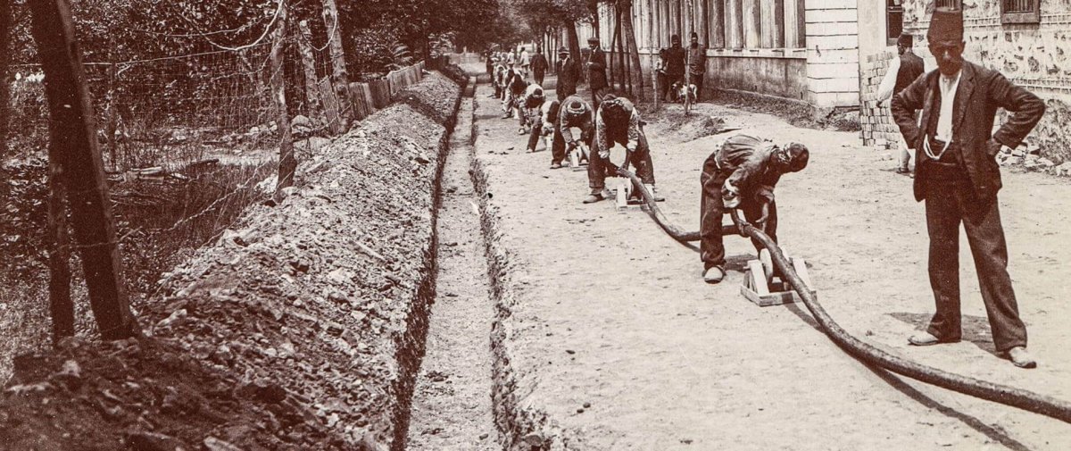 Vakanüvis, elektriğin tarihi sürecini ve getirdiği değişimleri kaleme aldı