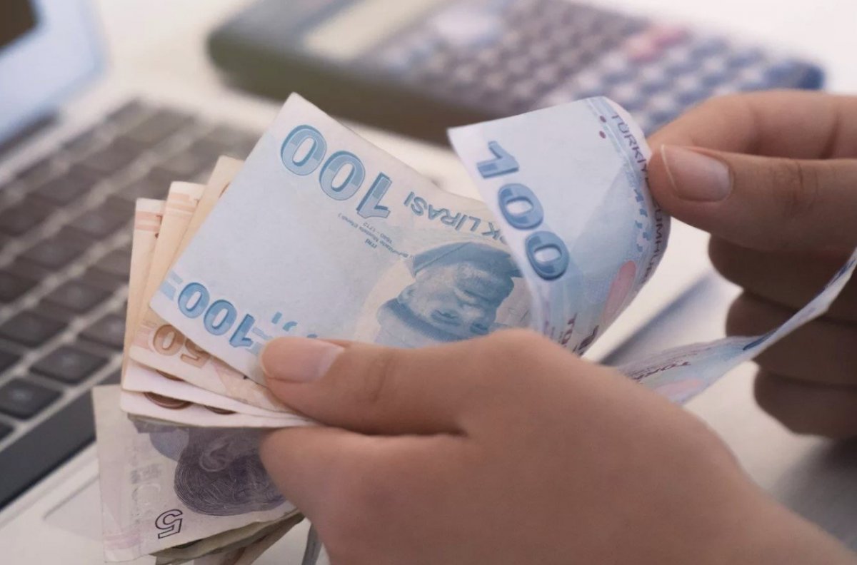 Yüksek komuta kademesinin emekli maaşları ve ikramiyeleri